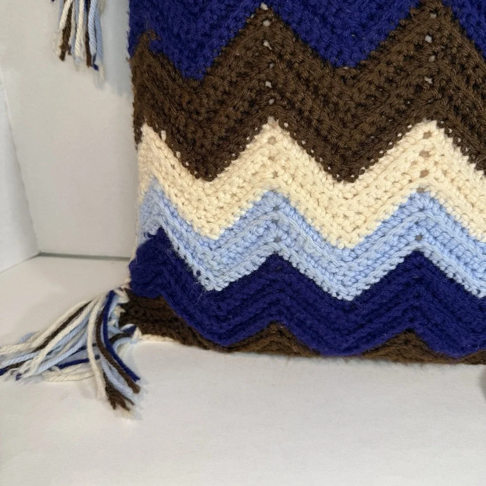 Vintage Granny Crochet Pillow MCM Retro Houndstooth‎ Chevron W/ Fringe 1970 Blue